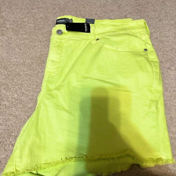 Shorts ❤️ - Picture 2 of 3